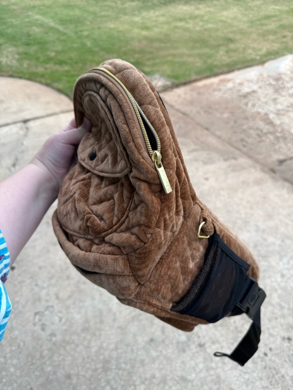 Tushbaby hip carrier velvet sable